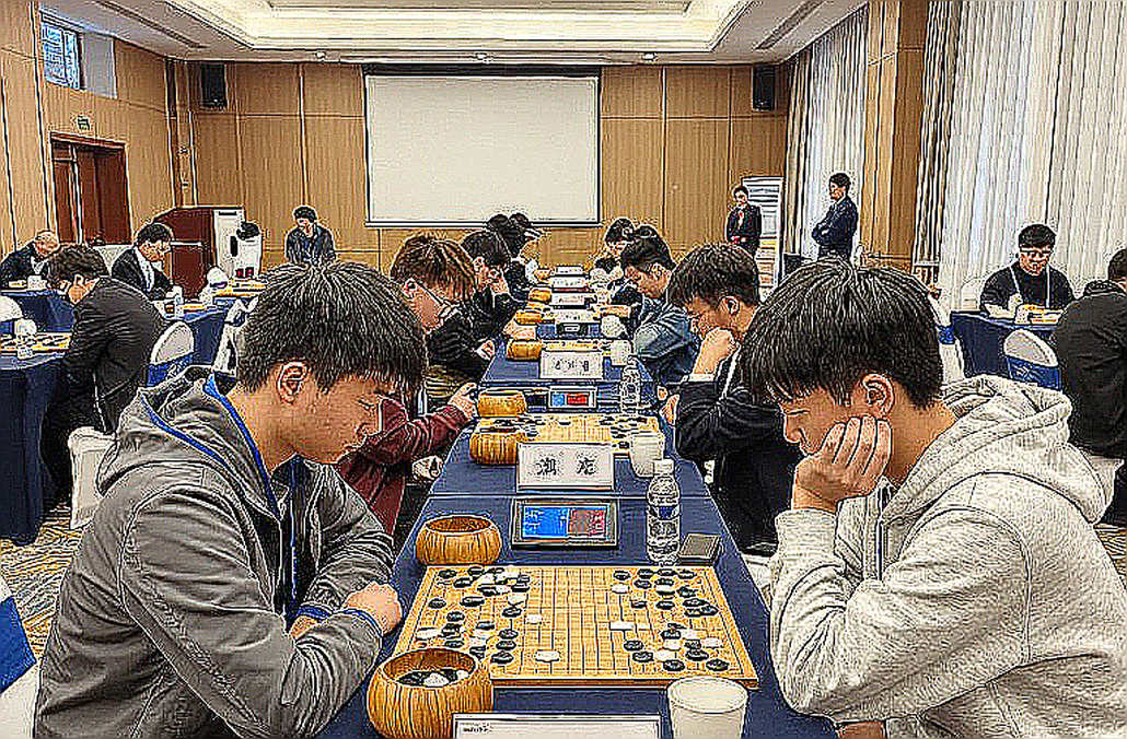Bodhana Sivanandan, 11 tuổi, hiệu suất 2504 ở Olympiad Samarkand 2026 và cách đọc một mẫu nhỏ