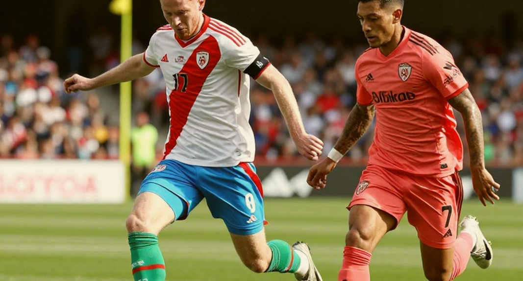 Andy Carroll thú nhận bị xâm hại trong ‘Confessing It’: khoảng trống mà bóng đá chưa lấp được