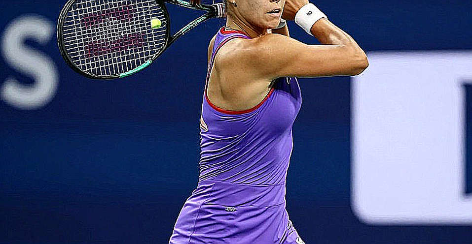 Mertens hạ Swiatek ở Bắc Kinh: Một tiebreak 7-6(0) và dấu hiệu chuyển giao thế hệ