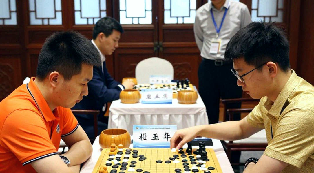 Carlsen xếp Sindarov cửa trên trước Gukesh: trận chung kết cờ vua được định giá bằng tâm lý