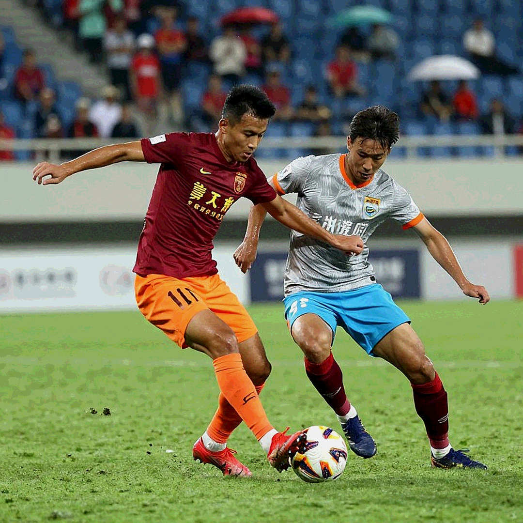 Những chiếc bảng trống của V.League: Khi dữ liệu không về kịp tiếng còi khai cuộc