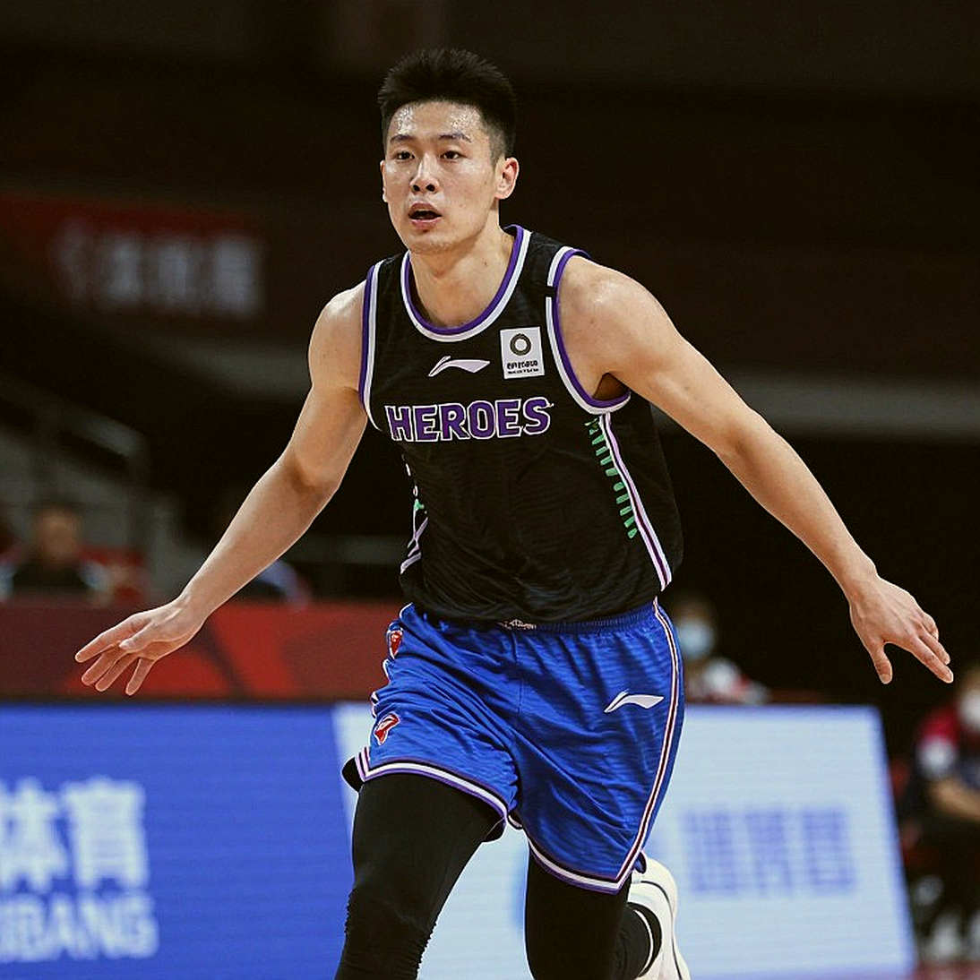 Tenerife 82-75 Türk Telekom: 46 điểm từ ba cái tên và khoảng trống dữ liệu ở lượt mở màn EuroCup