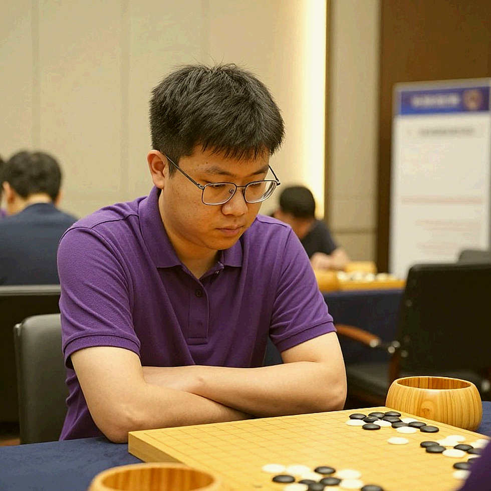 Atyrau Masters: Hai hạt giống hàng đầu gục ngã, và câu chuyện nằm sau tấm bìa số 225