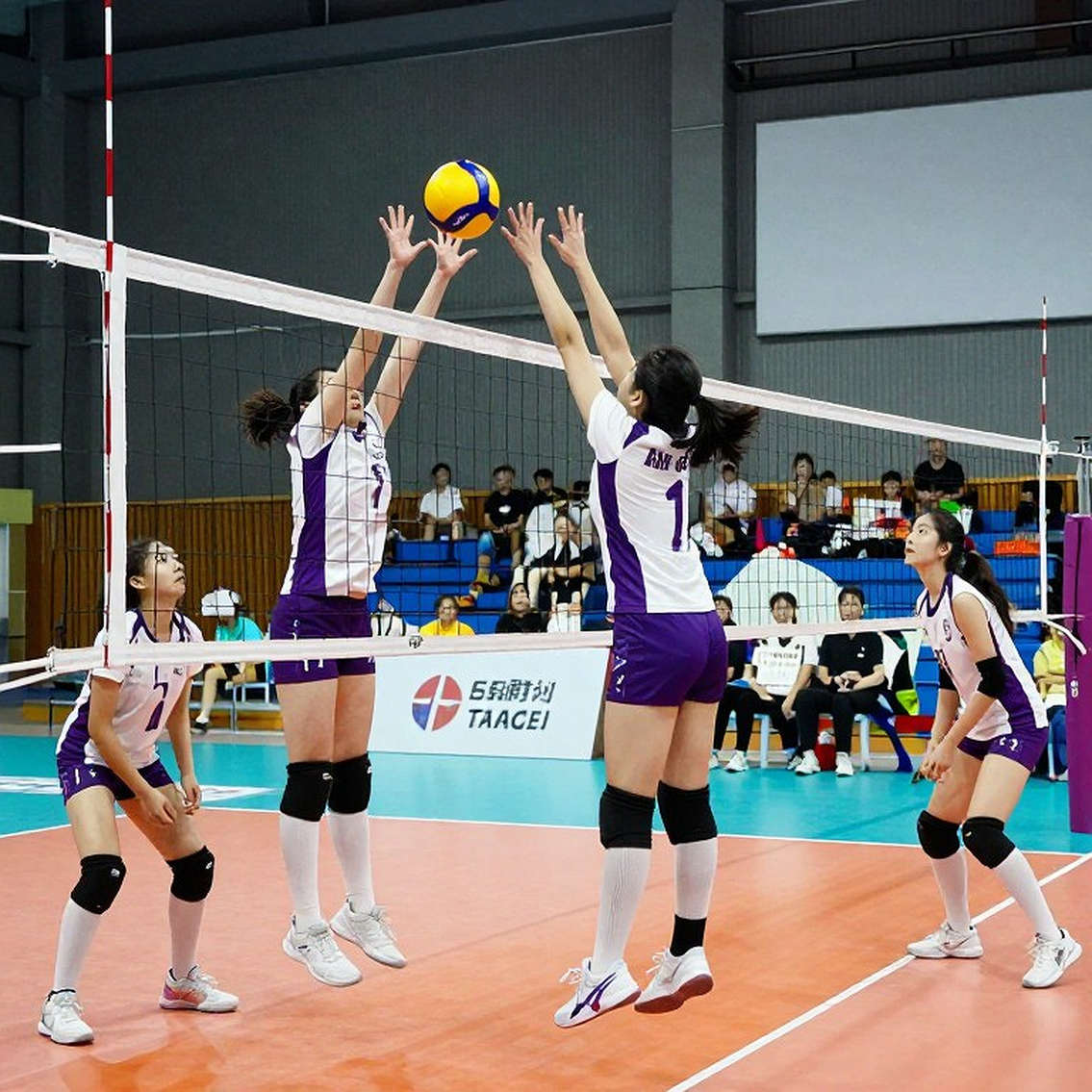 Khủng hoảng chủ công: Đội tuyển bóng chuyền nữ Việt Nam bước vào Asiad 20 với hàng công mỏng và rủi ro hệ thống Khủng hoảng chủ công: Đội tuyển bóng chuyền nữ Việt Nam bước vào Asiad 20 với hàng công mỏng và rủi ro hệ thống