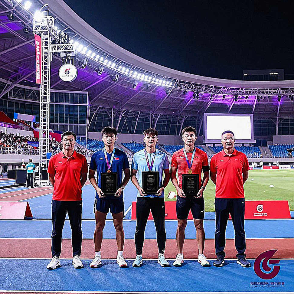 Giữa vịnh Hạ Long, một giải chạy 15.000 người và chữ "marathon" còn bỏ ngỏ