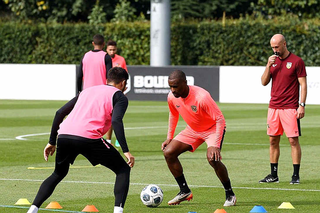 Clásico Tapatío và tiếng thở dài của Crespo: khi dự án đang xây đánh rơi hai điểm ở Jalisco
